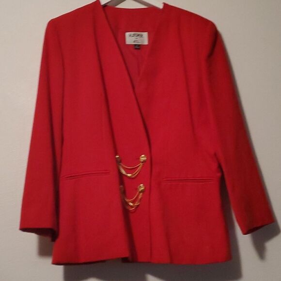 Vintage KASPER blazer with gold accents and padded shoulders 16 - Picture 1 of 7